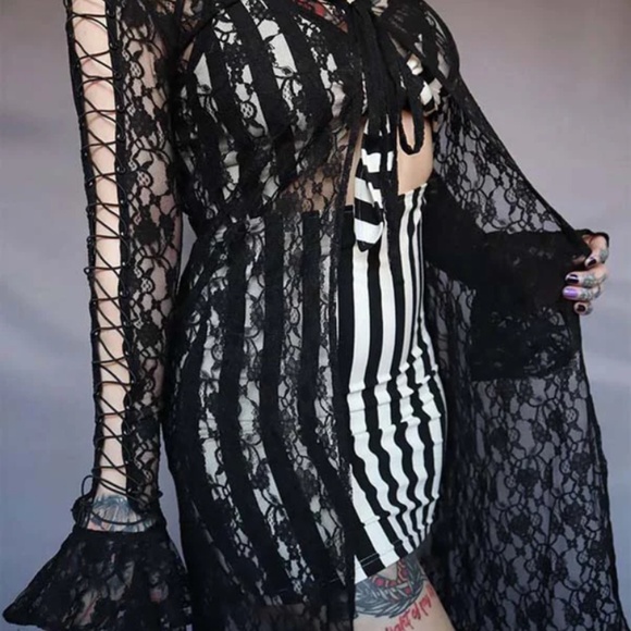 Forest Ink Solstice Duster, Witchy Lace Shawl - Picture 10 of 11